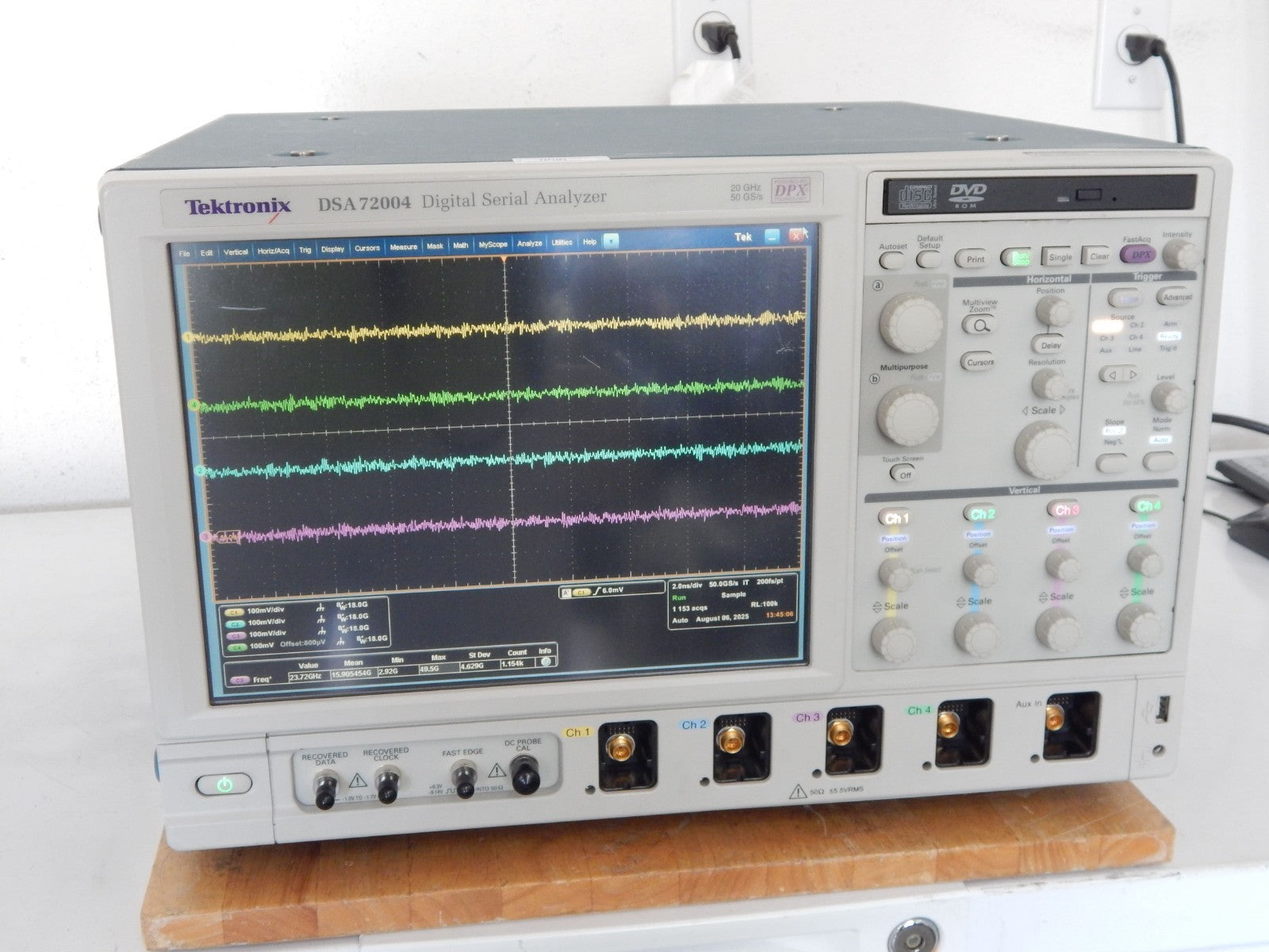 Tektronix DSA72004 Oscilloscope, option loaded 10XL, JA3,RTE, s/n B010114 Tektronix DSA72004 Oscilloscope, option loaded 10XL, JA3,RTE, s/n B010114